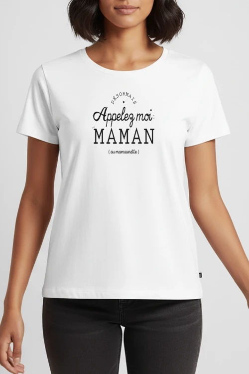 Maquette de T-shirt Femme « Bientôt Maman » à personnaliser