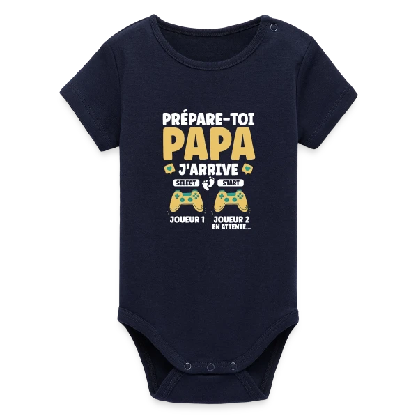 Maquette de Body bébé manches courtes bio Stanley/Stella « Prépare-toi Papa J'arrive : T-shirt Annonce Grossesse Gamer » à personnaliser