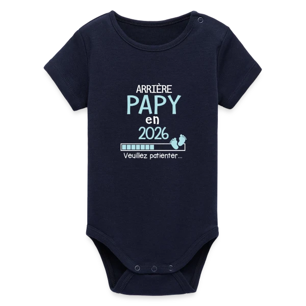 Maquette de Body bébé manches courtes bio Stanley/Stella « Arrière Papy en 2026 : Annonce de Grossesse Humour » à personnaliser