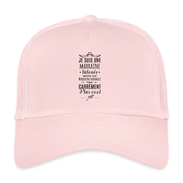 Marraine Tatouée : L'Icône Stylée de la Famille sur Casquette trucker