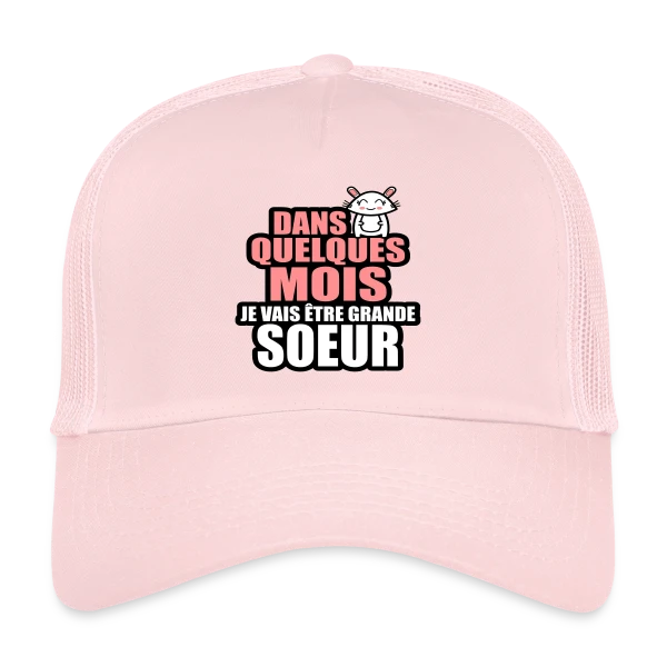 Future Grande-Sœur : L'Annonce Tendre sur Casquette trucker