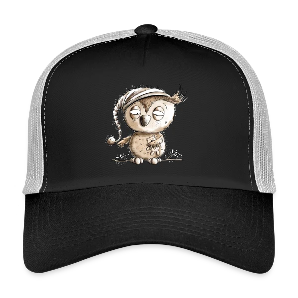 Petite Chouette de Nuit Endormie sur Casquette trucker