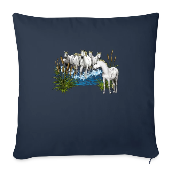 Chevaux Camarguais : L'Esprit Sauvage de la Camargue sur Housse de coussin décorative 45 x 45 cm