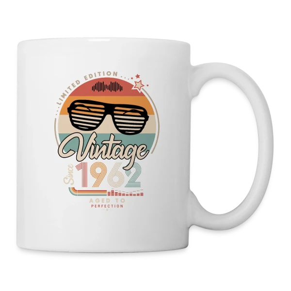 Vintage Depuis 1962 : Un Classique Rétro sur Mug blanc