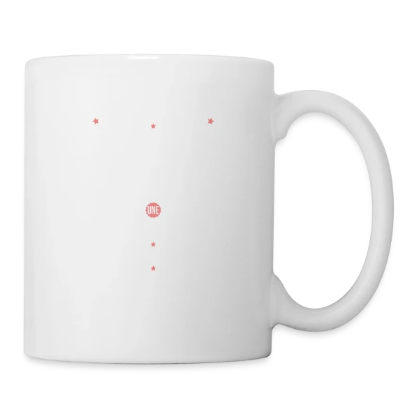 Ne Jamais Sous-Estimer une Retraitée Randonneuse sur Mug blanc