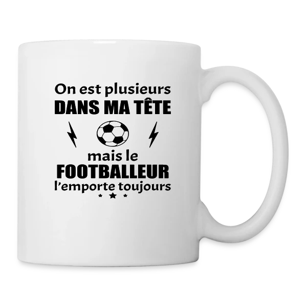 On Est Plusieurs Dans Ma Tête : Footballeur sur Mug blanc