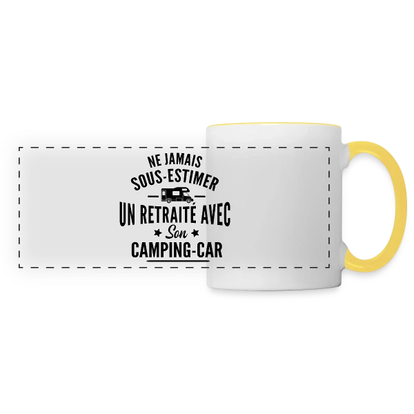 Ne Jamais Sous-Estimer un Retraité en Camping-Car sur Mug panoramique contrasté et blanc