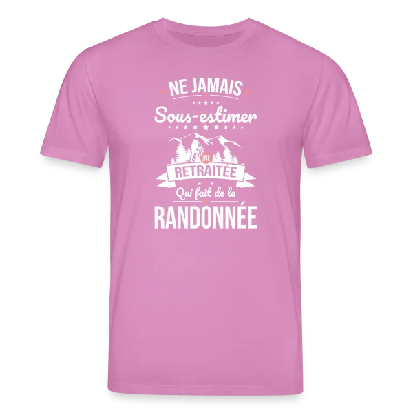 Maquette de T-shirt bio CREATOR Stanley/Stella Unisexe « Ne Jamais Sous-Estimer une Retraitée Randonneuse » à personnaliser