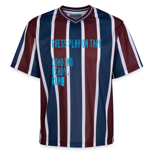 Press Play on Tape - Ordinateur Rétro C64 sur T-shirt de foot unisexe en mesh