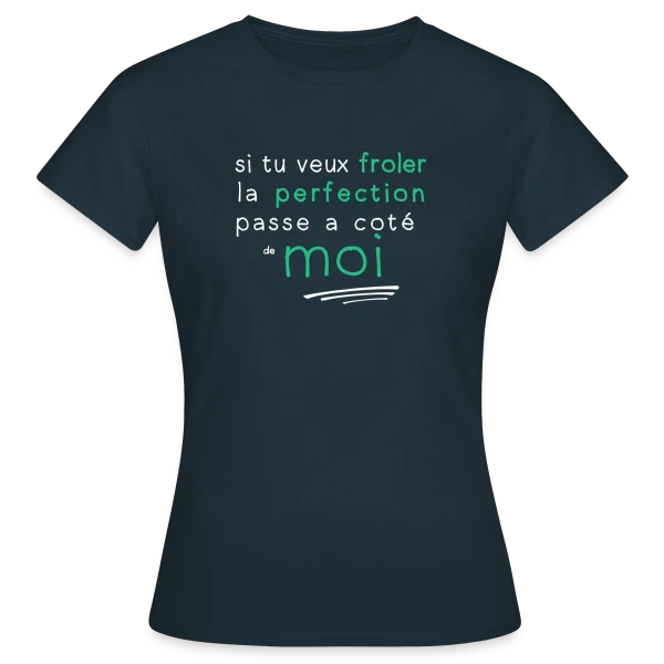 Maquette de T-shirt Femme « La Perfection » à personnaliser