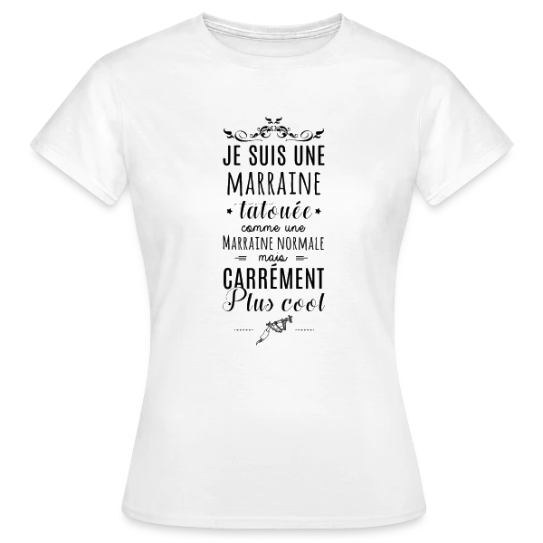Maquette de T-shirt Femme « Marraine Tatouée : L'Icône Stylée de la Famille » à personnaliser