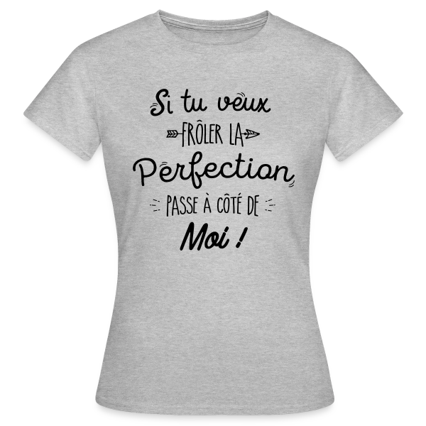 Maquette de T-shirt Femme « Perfection, c'est moi ! » à personnaliser