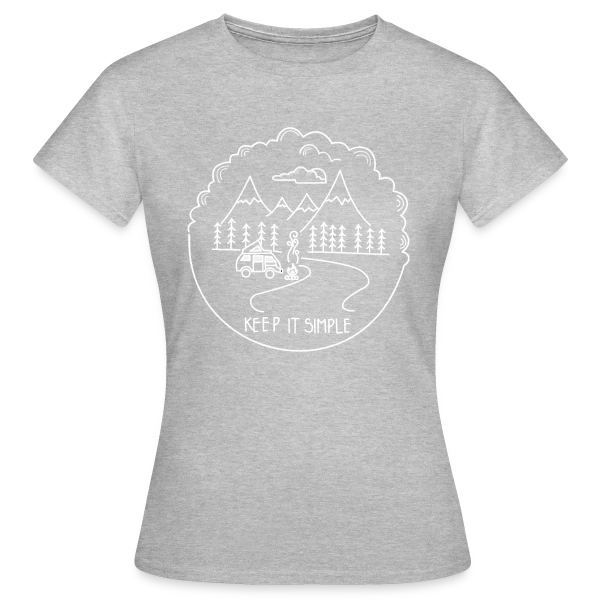 Maquette de T-shirt Femme « Camping Minimaliste Nuage » à personnaliser
