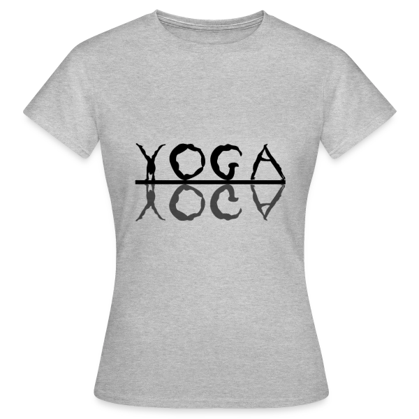 Maquette de T-shirt Femme « Yoga: L'Essence du Bien-être » à personnaliser
