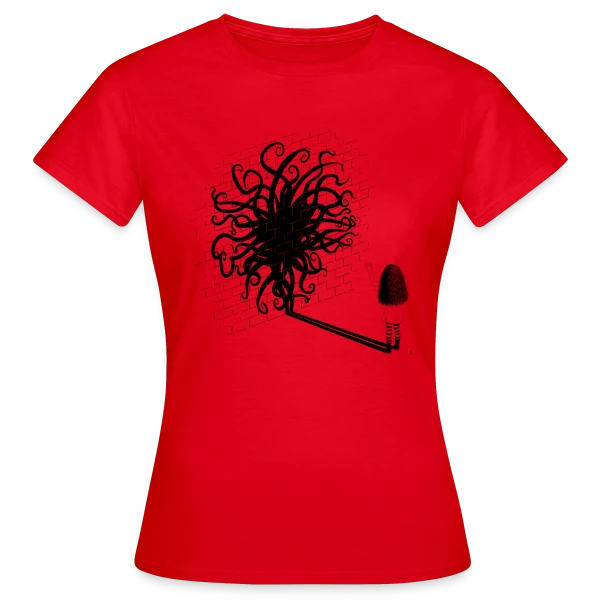 Maquette de T-shirt Femme « Maman, je suis le Kraken ! » à personnaliser