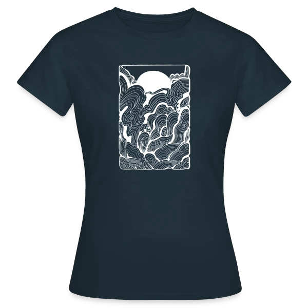 Maquette de T-shirt Femme « Doodle Océan au Lever du Soleil » à personnaliser