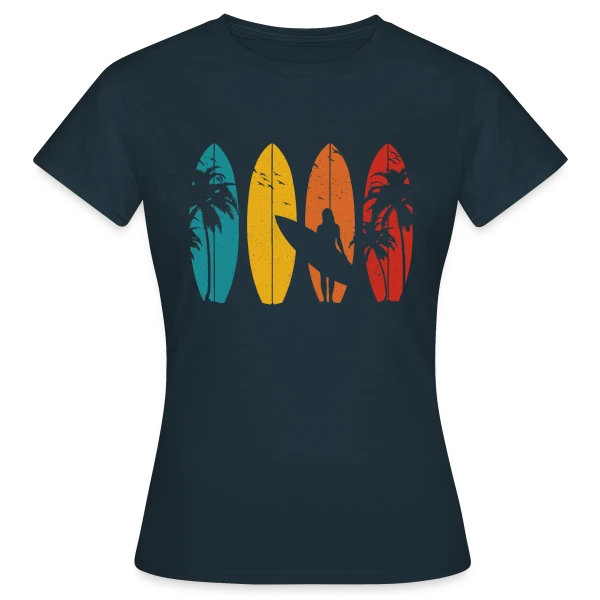 Maquette de T-shirt Femme « Surfeur Vintage | Cadeau Rétro » à personnaliser