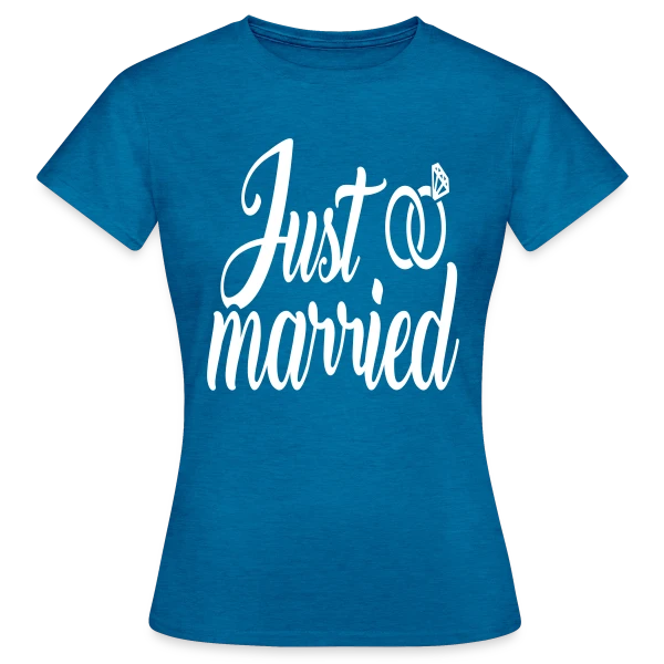 Maquette de T-shirt Femme « Just Married » à personnaliser