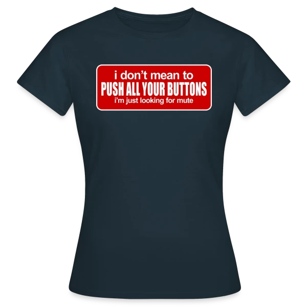 Maquette de T-shirt Femme « Boutons et Mode Silencieux » à personnaliser
