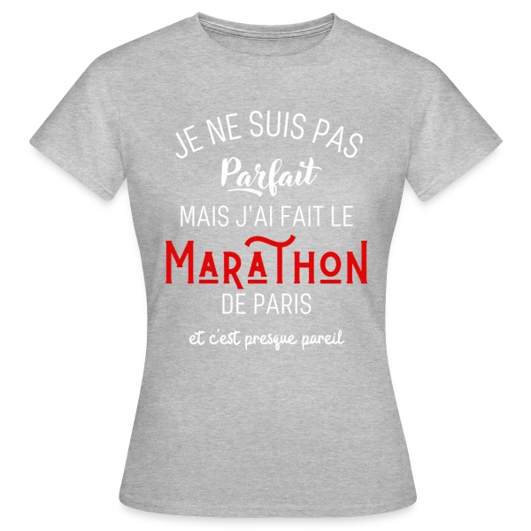 Maquette de T-shirt Femme « Marathon Paris Humour » à personnaliser