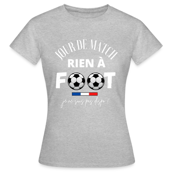Maquette de T-shirt Femme « Jour de Match : Je Ne Suis Pas Dispo » à personnaliser