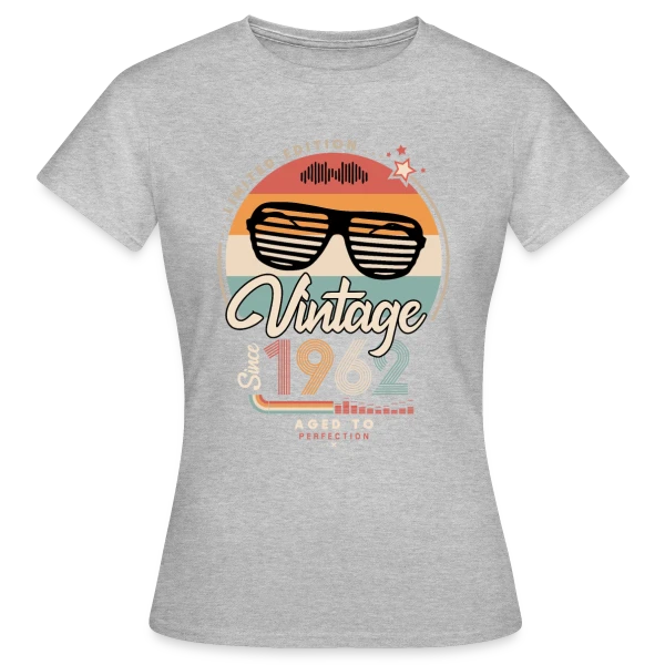 Maquette de T-shirt Femme « Vintage Depuis 1962 : Un Classique Rétro » à personnaliser
