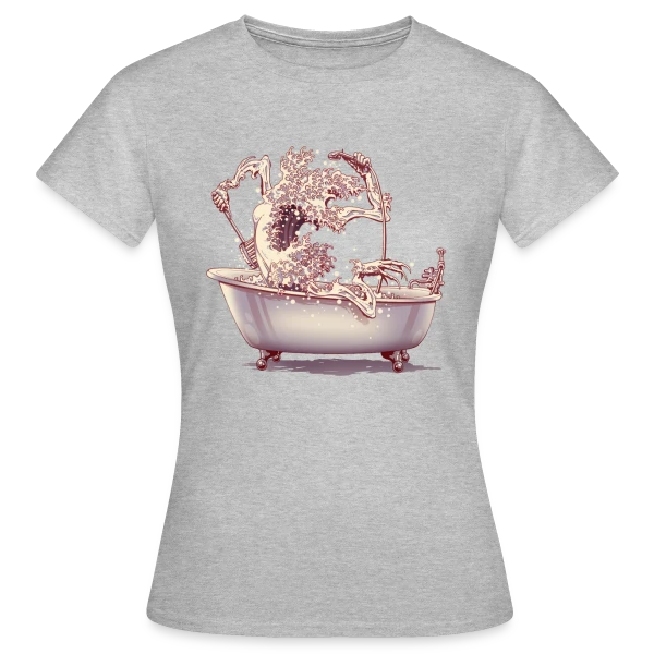 Maquette de T-shirt Femme « L'Étrange Bain de Kanagawa » à personnaliser