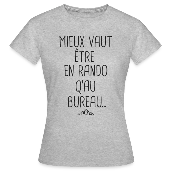 Maquette de T-shirt Femme « Randonnée Humour: Le Cadeau Idéal pour Randonneurs » à personnaliser