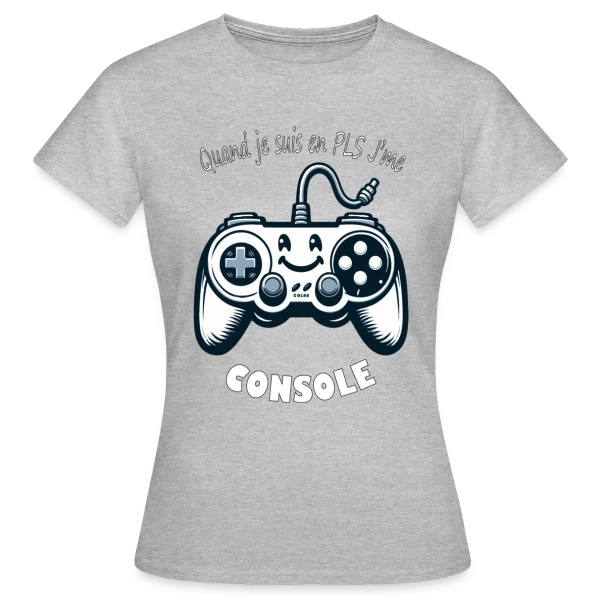Maquette de T-shirt Femme « Joystick Souriant Rétro Gaming » à personnaliser