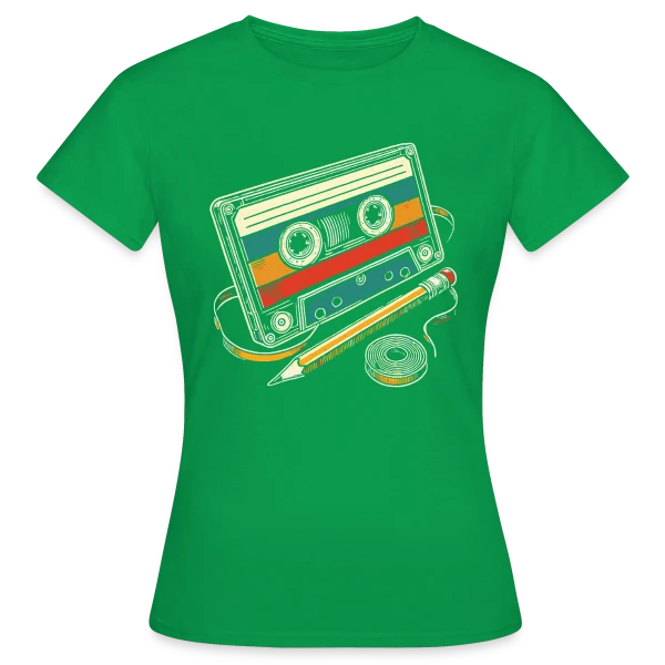 Maquette de T-shirt Femme « Cassette Rétro Crayon » à personnaliser