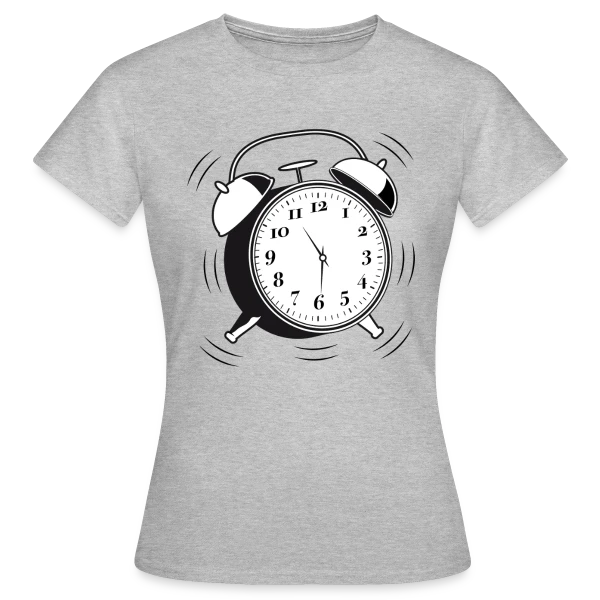 Maquette de T-shirt Femme « Réveil Rétro 6h - L'Heure du Style Vintage » à personnaliser