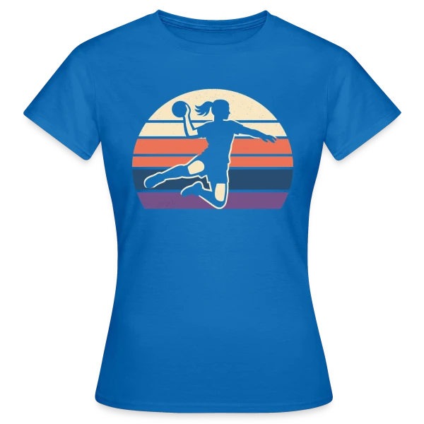 Maquette de T-shirt Femme « Design Minimaliste Géométrique » à personnaliser