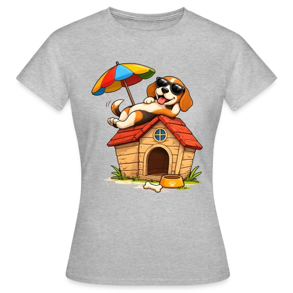 Maquette de T-shirt Femme « Chien Beagle en Vacances à la Maison » à personnaliser