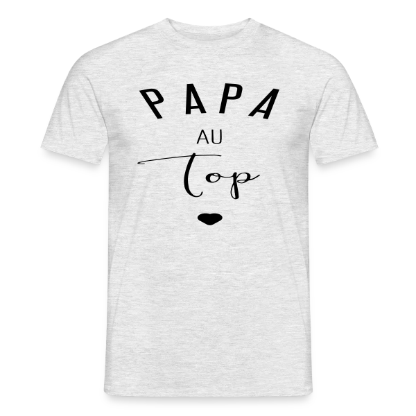 Maquette de T-shirt homme « PAPA AU TOP » à personnaliser