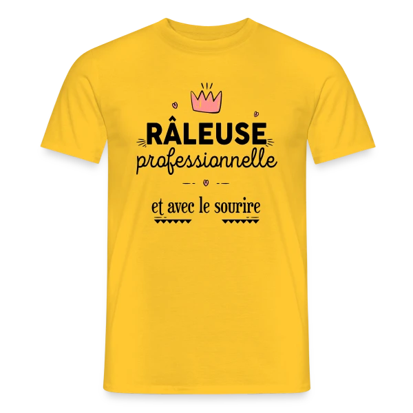 Maquette de T-shirt homme « Râleuse Professionnelle » à personnaliser