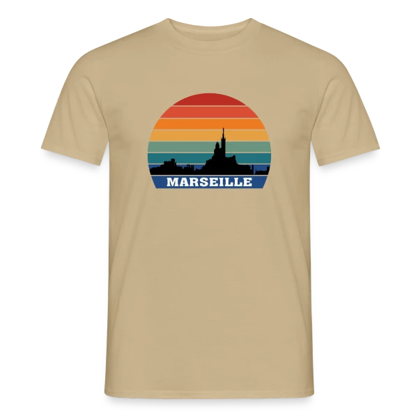 Maquette de T-shirt homme « Marseille Skyline Rétro Sunset » à personnaliser