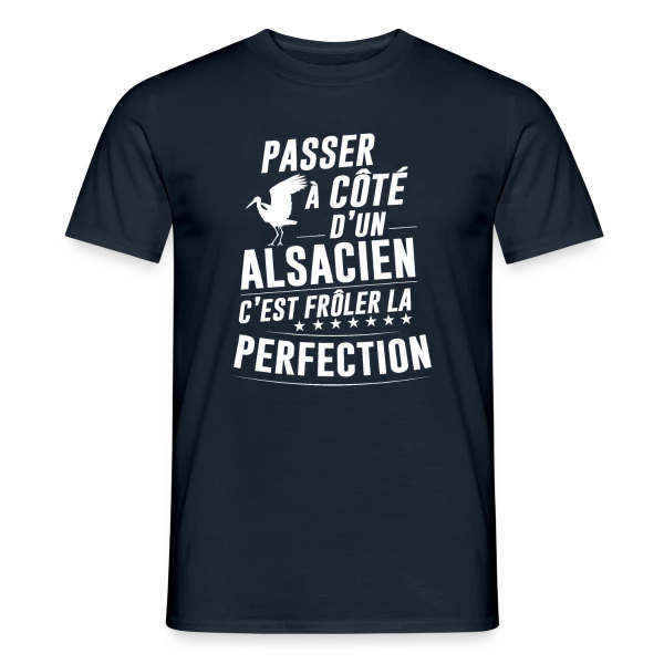 Maquette de T-shirt homme « L'Alsacien Parfait » à personnaliser