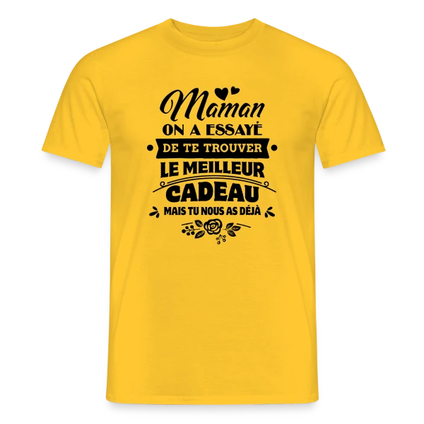 Maquette de T-shirt homme « Fête des Mères: Maman, Tu es Notre Plus Beau Cadeau » à personnaliser