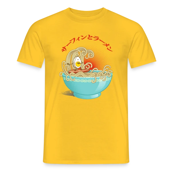 Maquette de T-shirt homme « Surf & Ramens : L'Œuf glisse dans le bol » à personnaliser