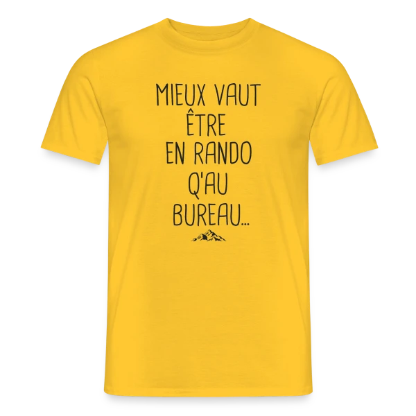 Maquette de T-shirt homme « Randonnée Humour: Le Cadeau Idéal pour Randonneurs » à personnaliser