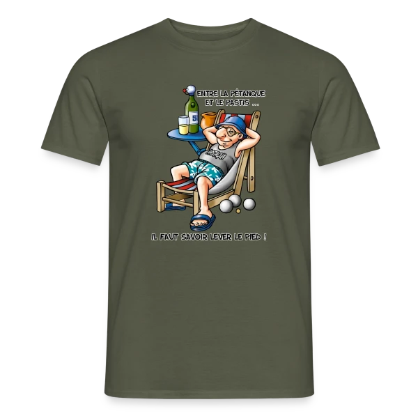 Maquette de T-shirt homme « Entre la Pétanque et l'Apéro » à personnaliser