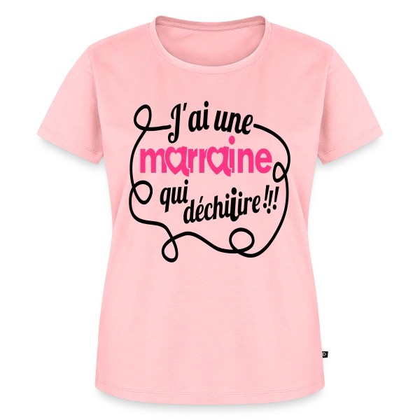 Maquette de T-shirt Premium bio Femme « Marraine qui déchire ! » à personnaliser