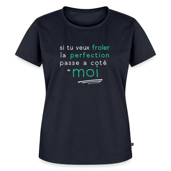 Maquette de T-shirt Premium bio Femme « La Perfection » à personnaliser