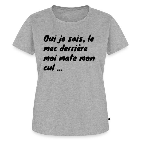 Maquette de T-shirt Premium bio Femme « Regard Indiscret » à personnaliser