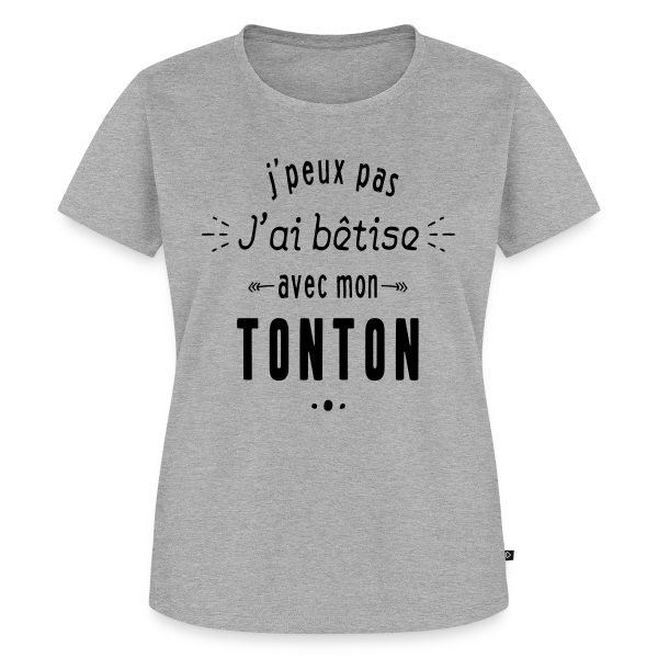 Maquette de T-shirt Premium bio Femme « Complice de Bêtises avec Tonton » à personnaliser