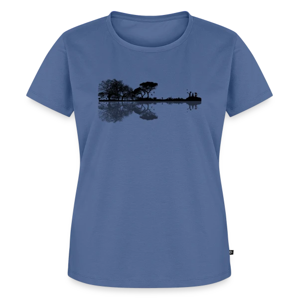 Maquette de T-shirt Premium bio Femme « Guitare Électrique & Paysage Enchanté » à personnaliser