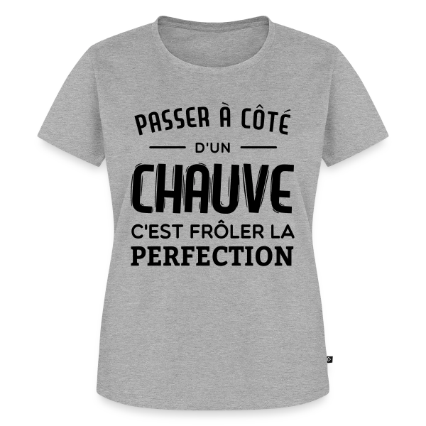 Maquette de T-shirt Premium bio Femme « Chauve et Parfait : L'Humour Assume
R » à personnaliser