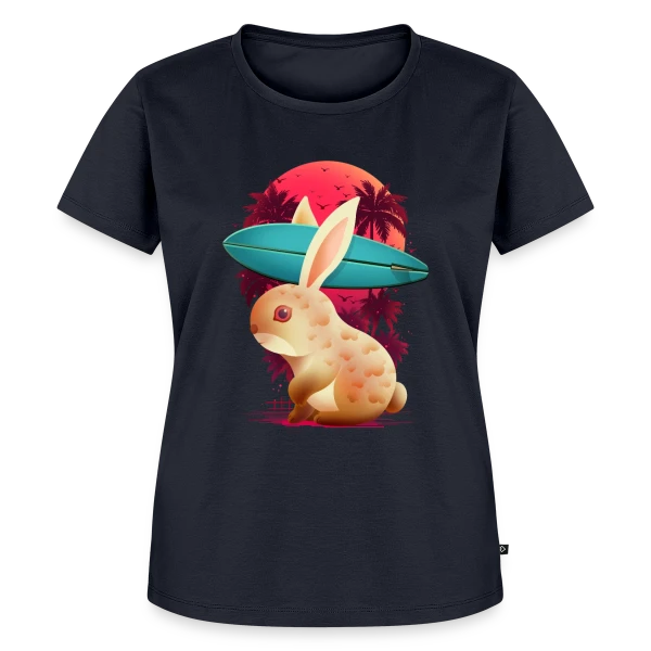 Maquette de T-shirt Premium bio Femme « Lapin Surfeur Estival » à personnaliser
