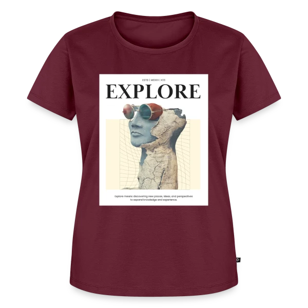 Maquette de T-shirt Premium bio Femme « Exploration Artistique Vintage » à personnaliser