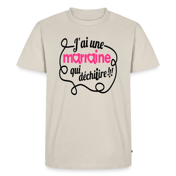 Maquette de T-shirt Premium bio Homme « Marraine qui déchire ! » à personnaliser